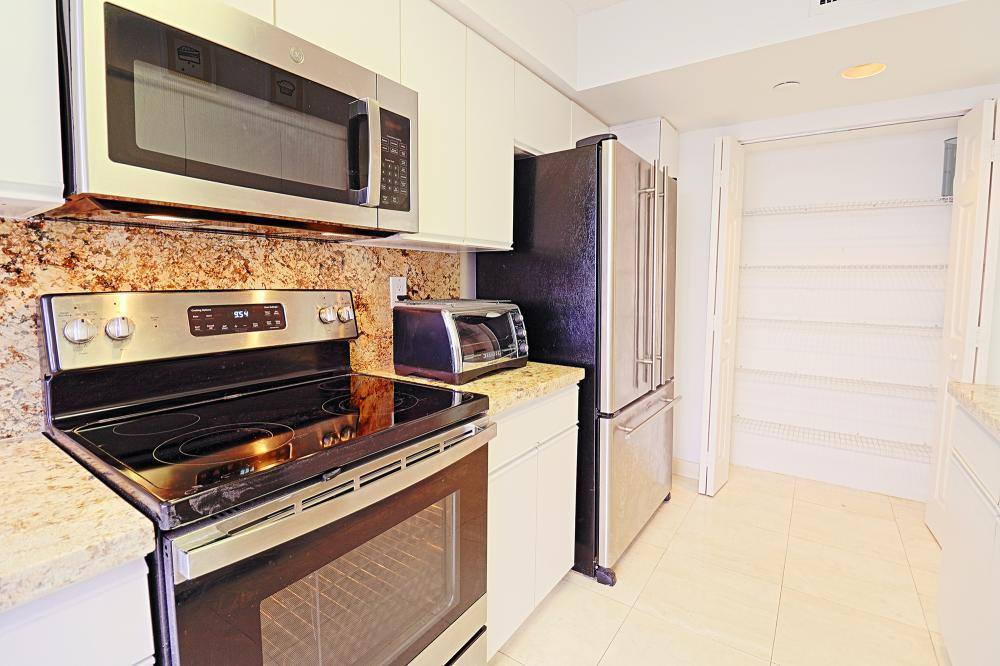 Apartment for rent at 3500 Mystic Pointe Dr #701, Miami Beach, FL 33141