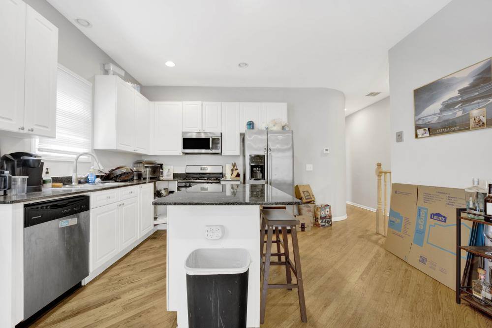 Apartment for rent at 1512 N Wood St #1S, Chicago, IL 60622