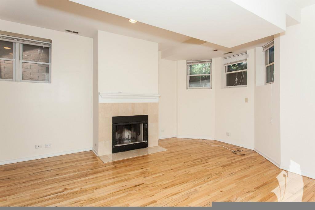 Apartment for rent at 2320 N Southport Ave, Chicago, IL 60614