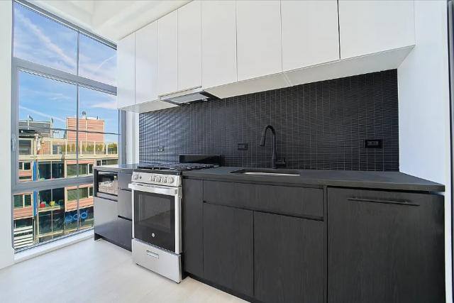Apartment for rent at 658 Driggs Ave #2E, Brooklyn, NY 11211