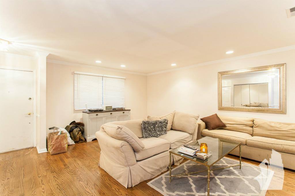 Apartment for rent at 1330 N Lasalle Dr #104, Chicago, IL 60610