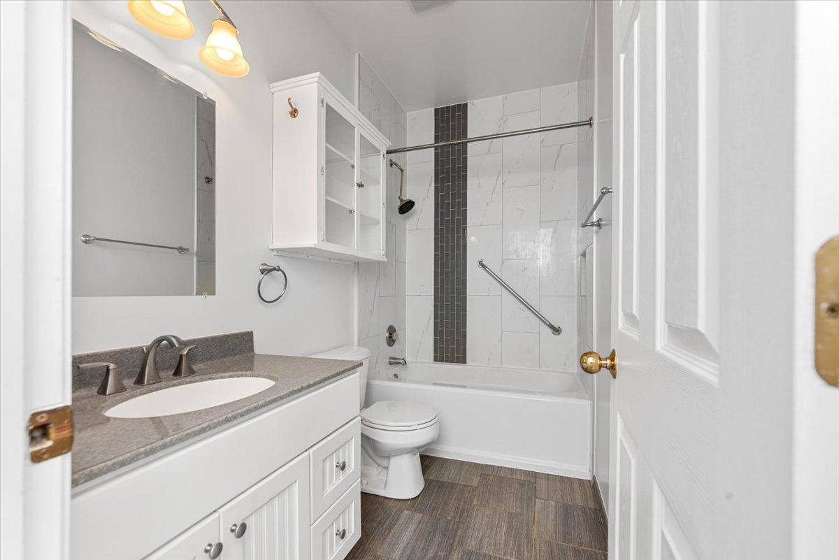 Condo for rent at 301 W Goethe #203, Chicago, IL 60610