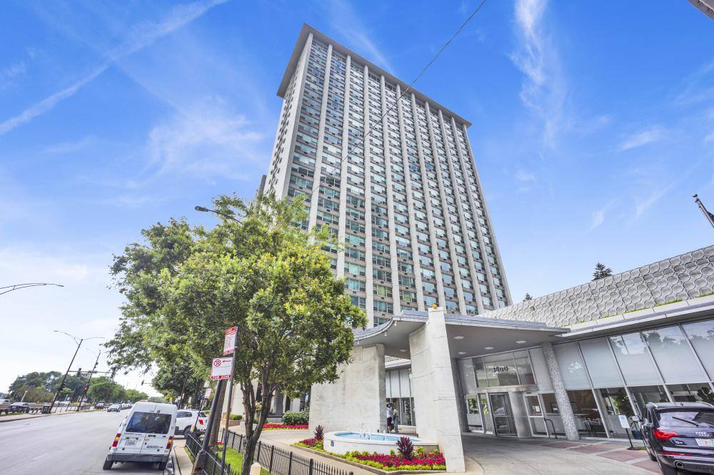 Apartment for rent at 3600 N Lake Shore Dr #608, Chicago, IL 60613