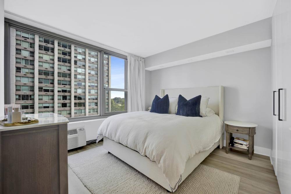Apartment for rent at 3600 N Lake Shore Dr #608, Chicago, IL 60613