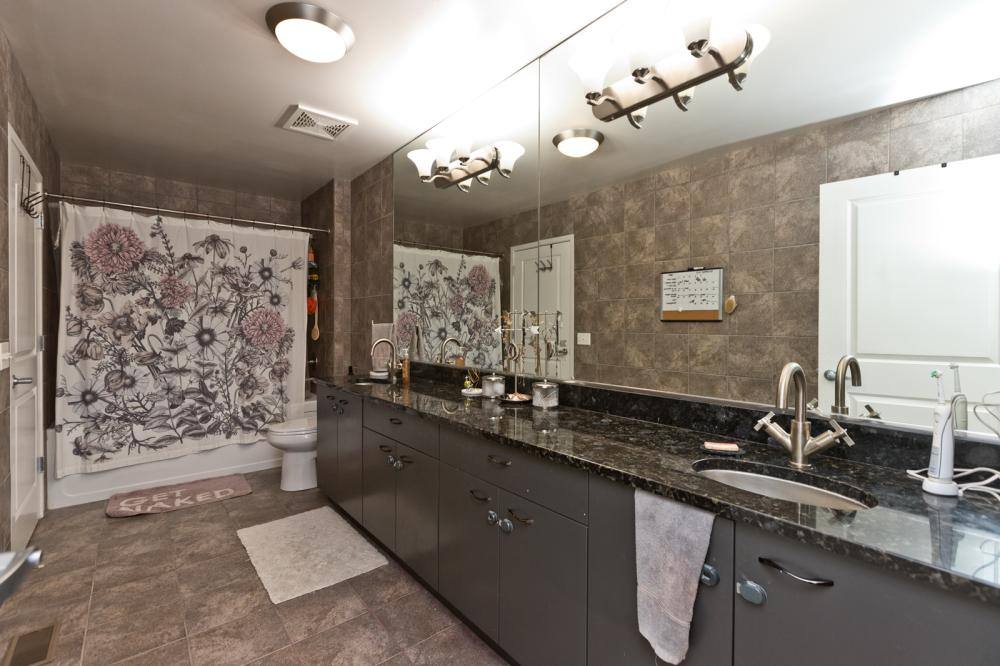 Townhouse for rent at 434 Elm #1, Chicago, IL 60610