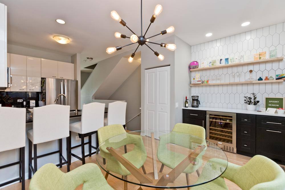 Townhouse for rent at 434 Elm #1, Chicago, IL 60610