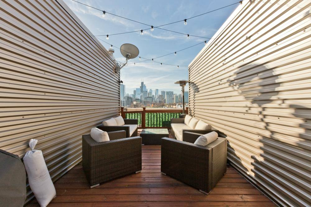 Townhouse for rent at 434 Elm #1, Chicago, IL 60610