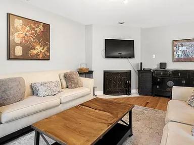 Townhouse for rent at 1610 N Larrabee, Chicago, IL 60614