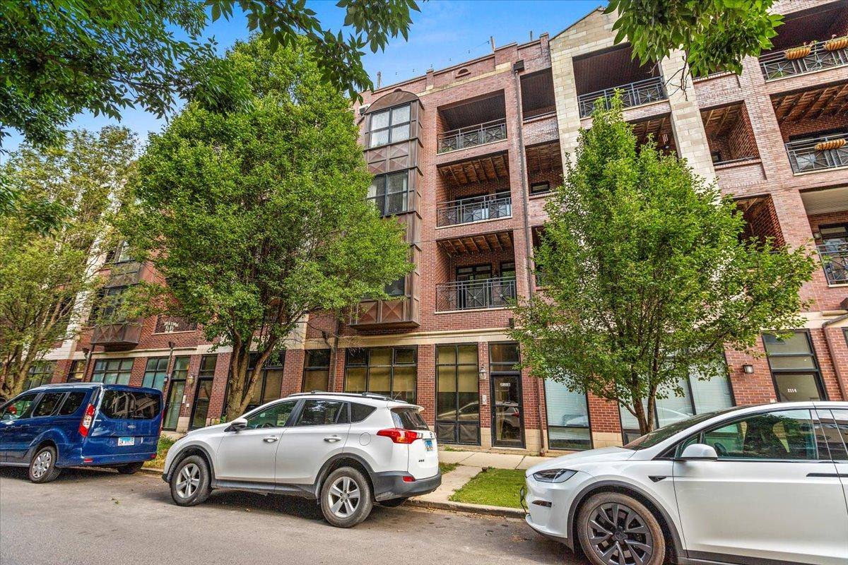 Condo for rent at 2118 W Rice #3, Chicago, IL 60622