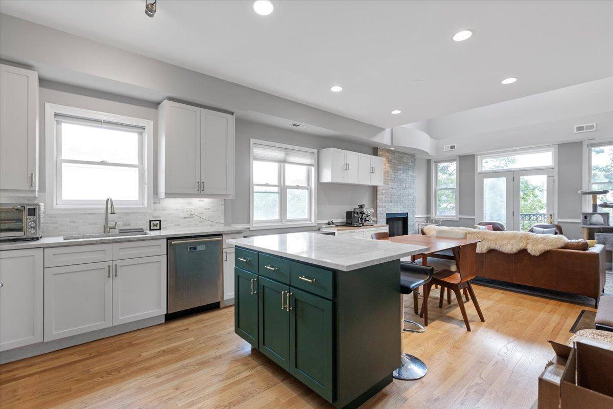 Apartment for rent at 2629 N Dayton St #3S, Chicago, IL 60614