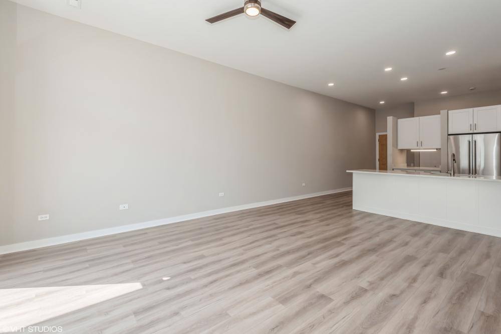 Apartment for rent at 949 W Madison St #502, Chicago, IL 60607