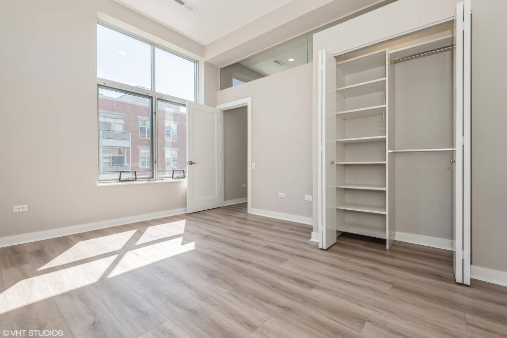 Apartment for rent at 949 W Madison St #502, Chicago, IL 60607
