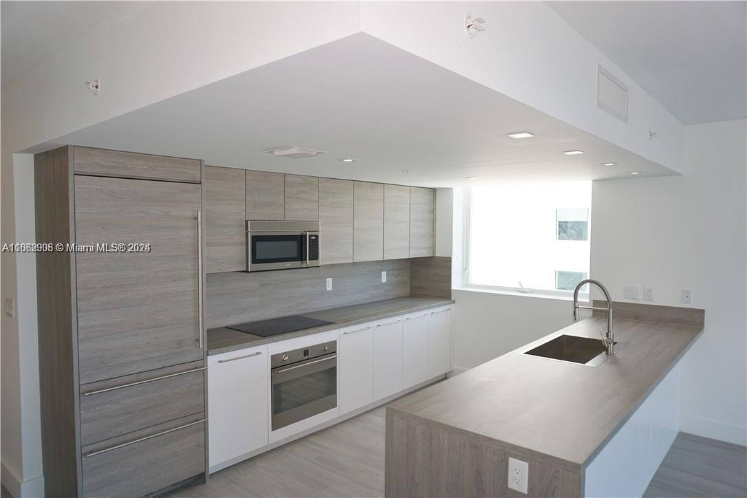 Apartment for rent at 400 SE Sunny Isles Blvd, North Miami Beach, FL 33160