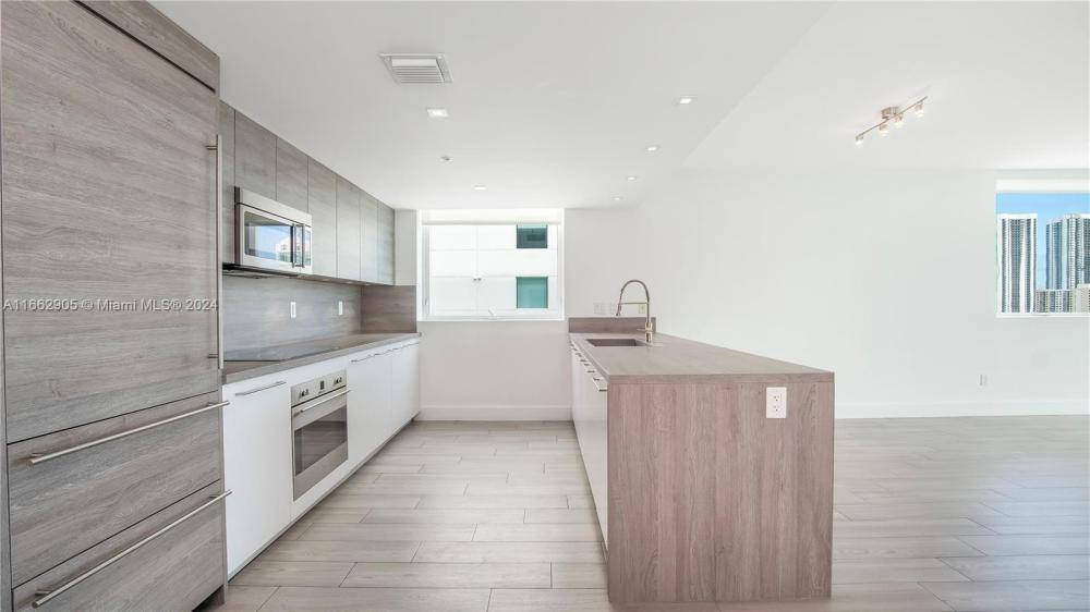 Apartment for rent at 400 SE Sunny Isles Blvd, North Miami Beach, FL 33160