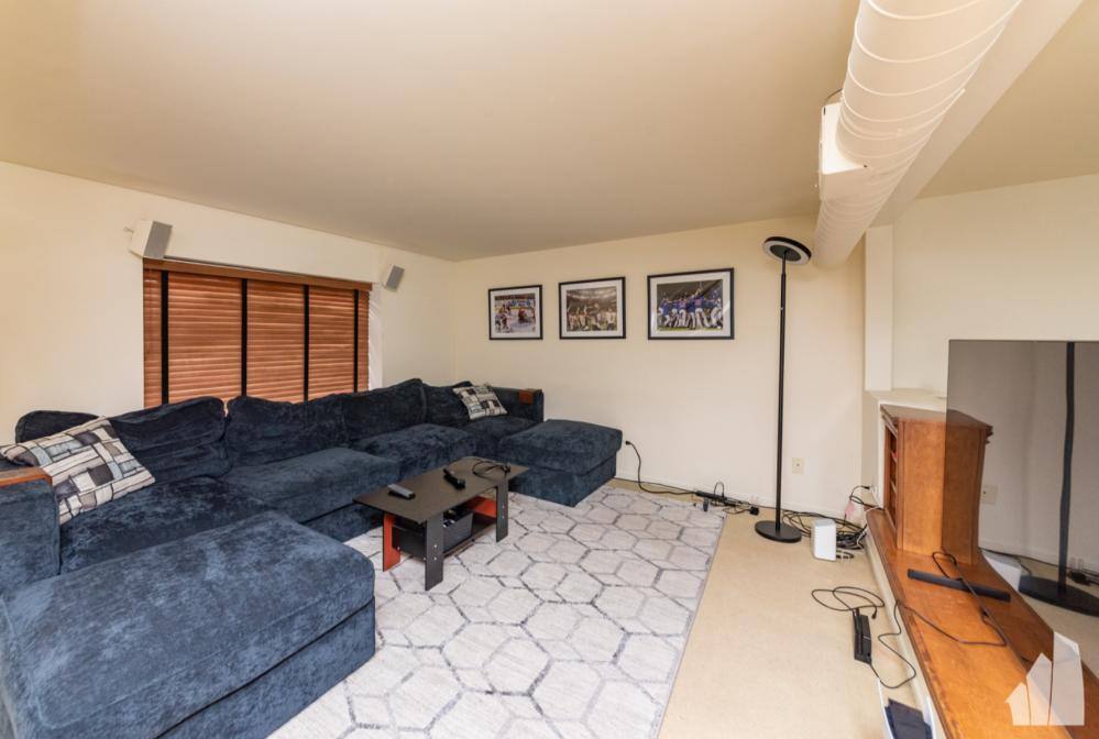 Townhouse for rent at 1133 W Cornelia #B, Chicago, IL 60657