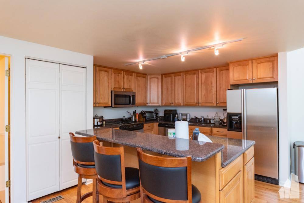Townhouse for rent at 1133 W Cornelia #B, Chicago, IL 60657