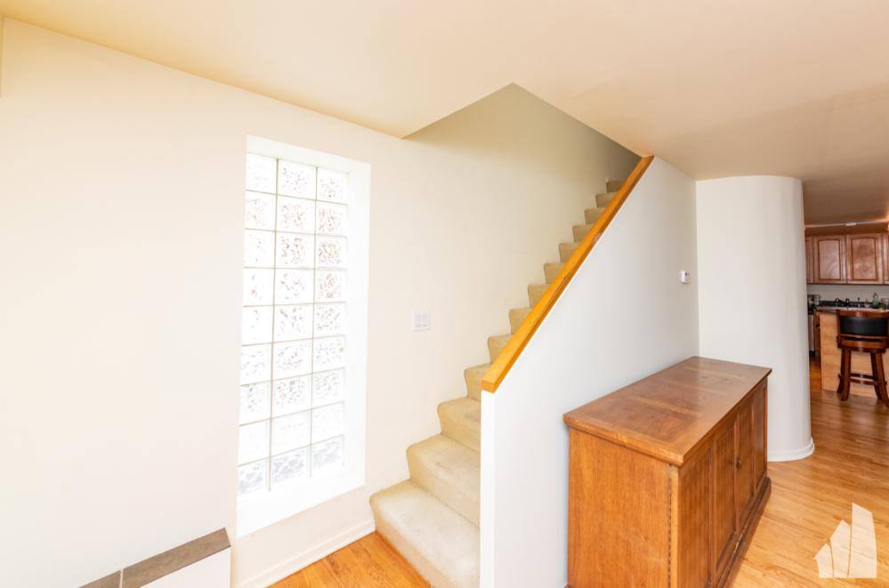 Townhouse for rent at 1133 W Cornelia #B, Chicago, IL 60657