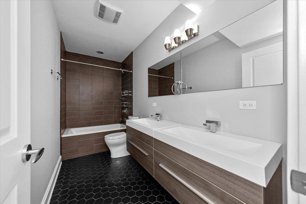 House for rent at 1838 W Erie St, Chicago, IL 60622