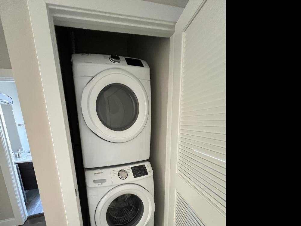 Apartment for rent at 1434 W Farragut Ave #1D, Chicago, IL 60640