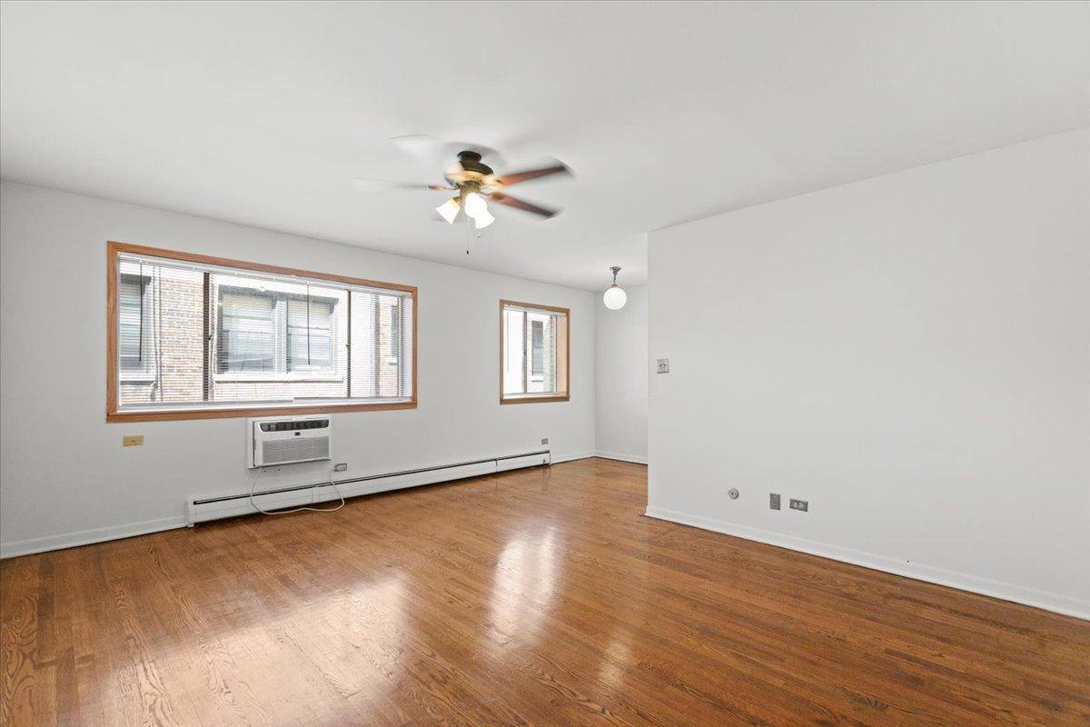 Apartment for rent at 417 W Roscoe #203, Chicago, IL 60657