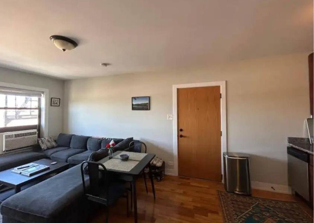 Apartment for rent at 550 Arlington #610, Chicago, IL 60614