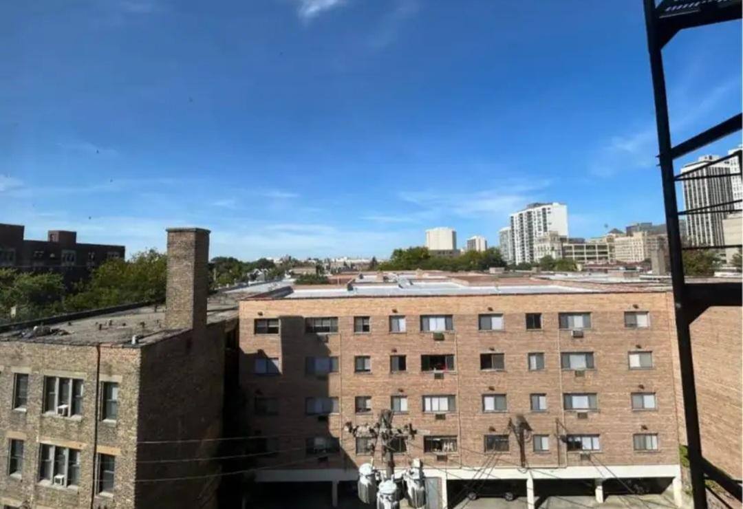 Apartment for rent at 550 Arlington #610, Chicago, IL 60614