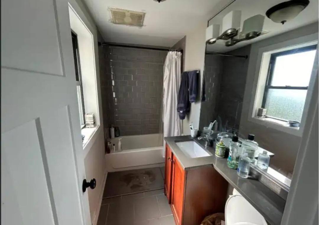 Apartment for rent at 550 Arlington #610, Chicago, IL 60614