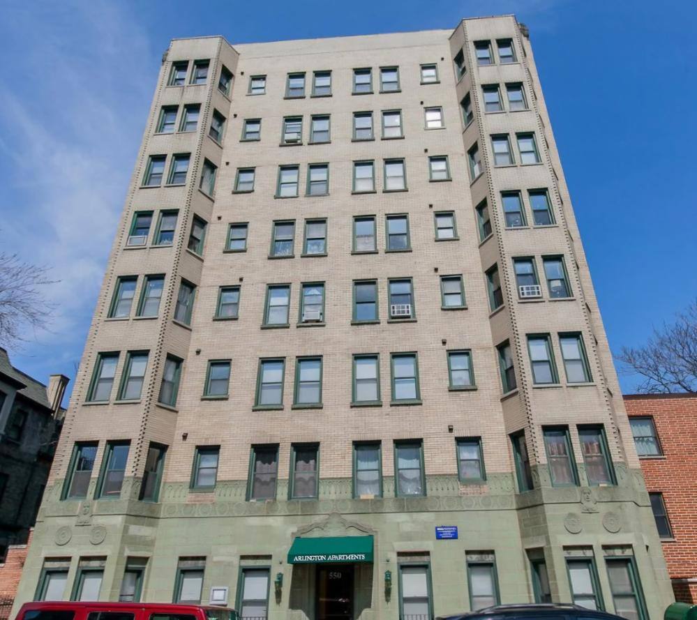 Apartment for rent at 550 Arlington #610, Chicago, IL 60614
