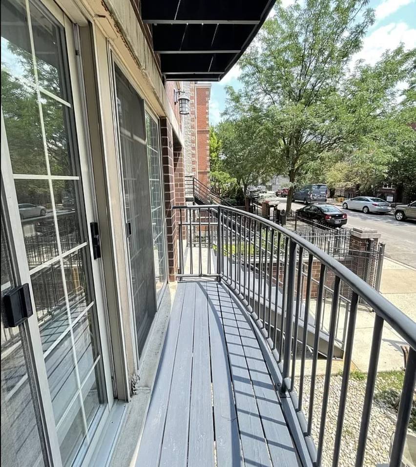Apartment for rent at 1450 W Walton St #1, Chicago, IL 60642