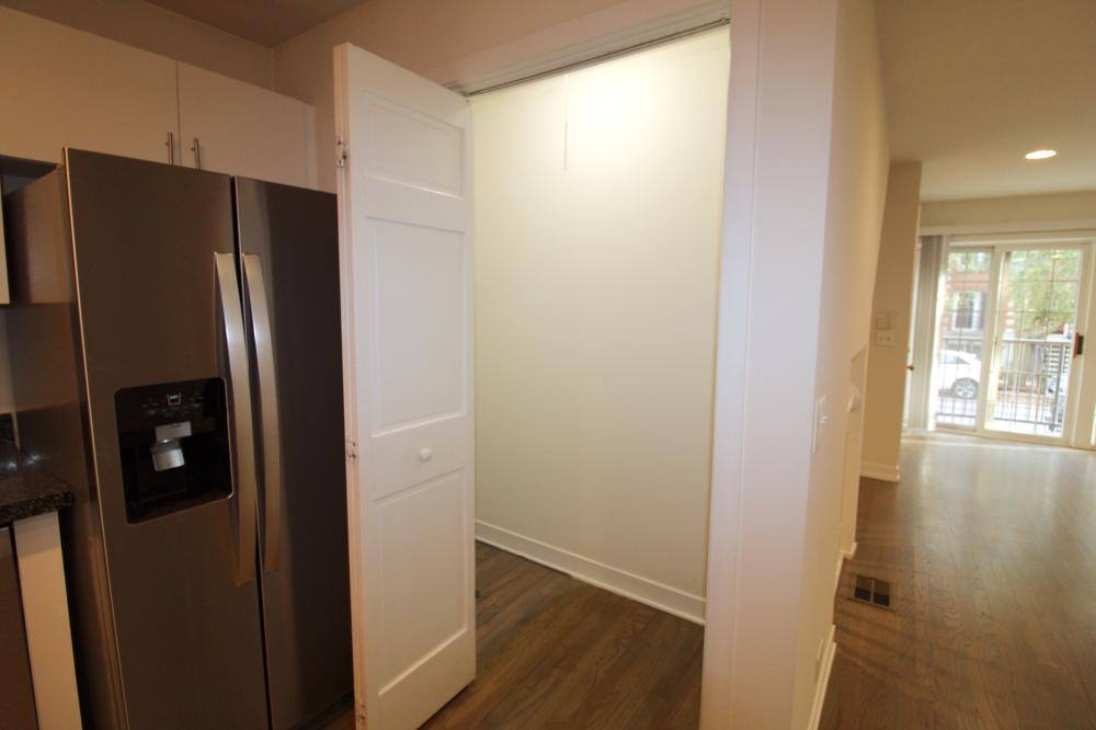 Apartment for rent at 1450 W Walton St #1, Chicago, IL 60642