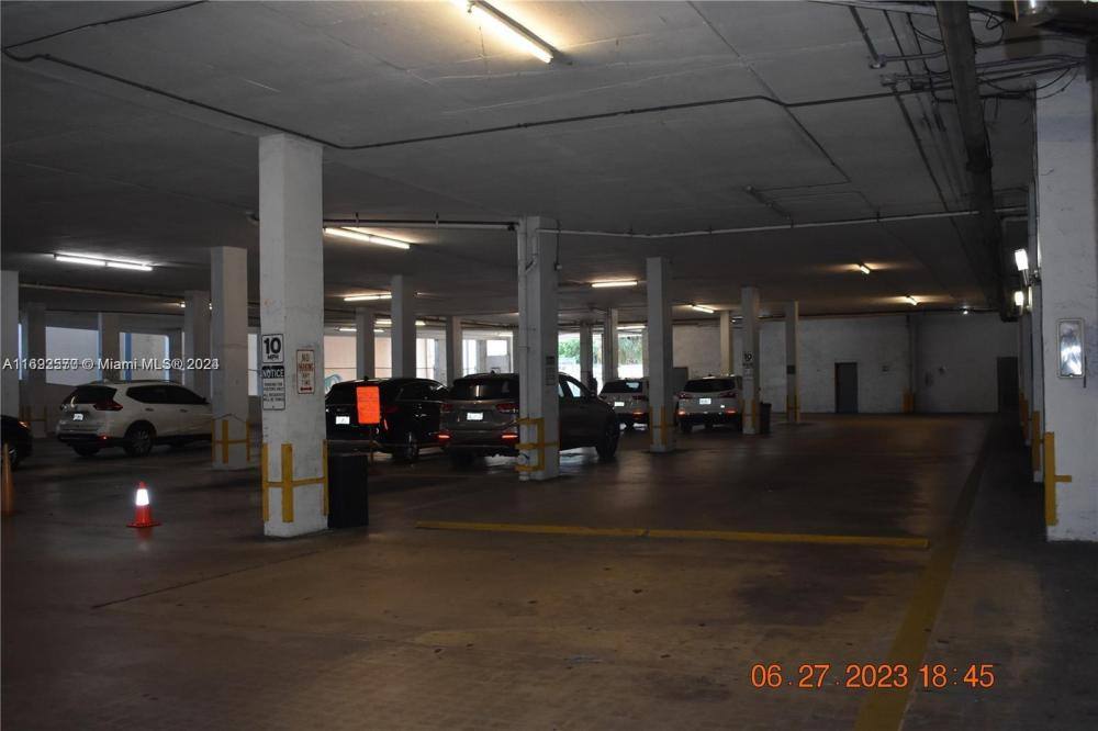 Apartment for rent at 13499 Biscayne Blvd, Miami, FL 33181