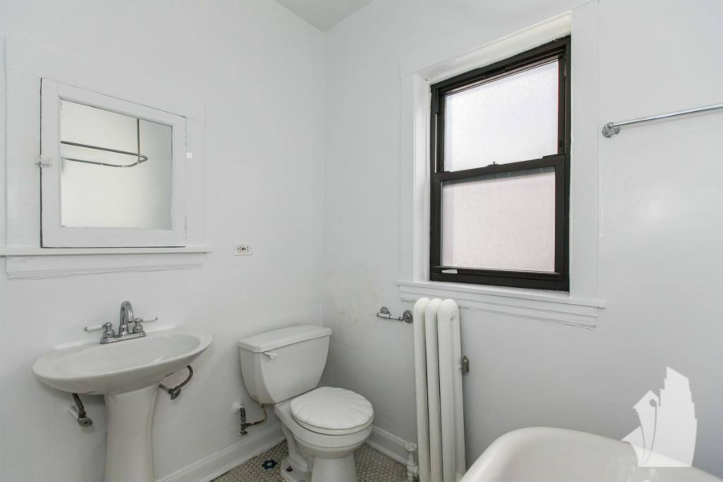 Apartment for rent at 816 W Waveland Ave #30, Chicago, IL 60613