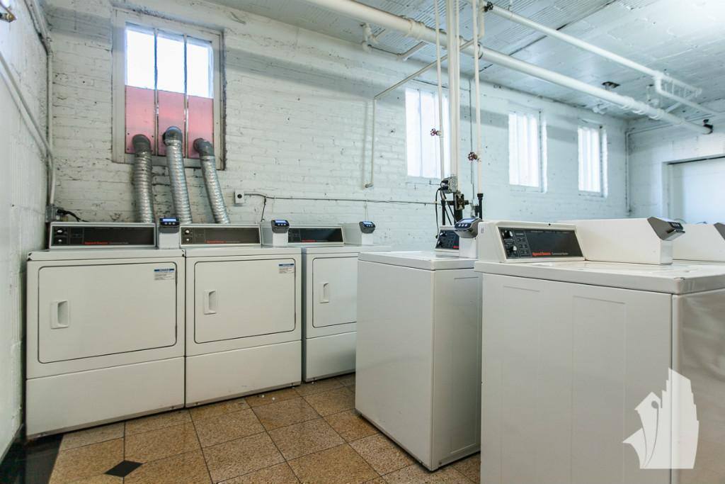 Apartment for rent at 816 W Waveland Ave #30, Chicago, IL 60613