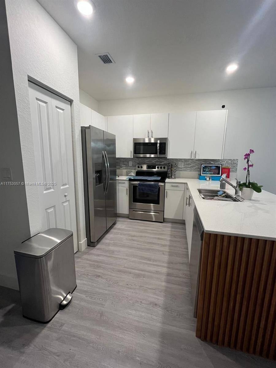 Townhouse for rent at 20464 NW 6th Place, Miami, FL 33169