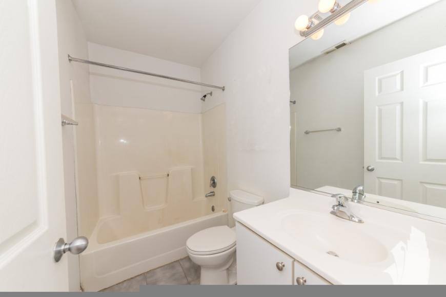 Apartment for rent at 1022 N Damen Ave #1, Chicago, IL 60622