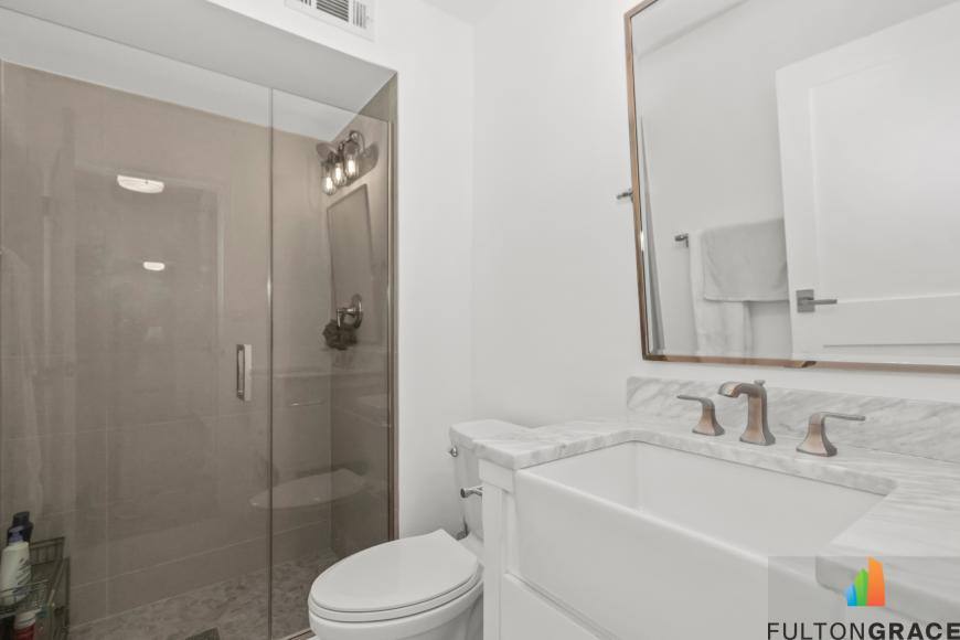 Apartment for rent at 2100 N Lincoln Park W #11BN, Chicago, IL 60660