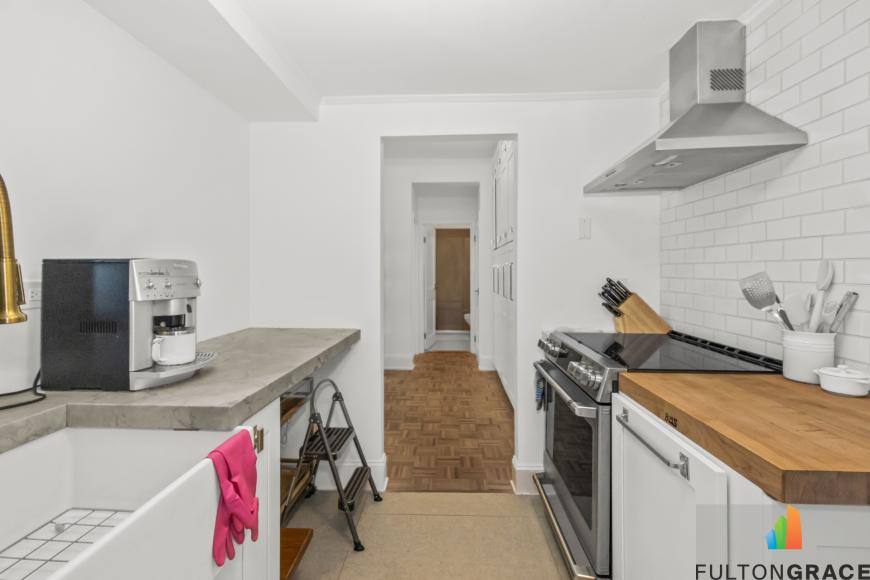 Apartment for rent at 2100 N Lincoln Park W #11BN, Chicago, IL 60660
