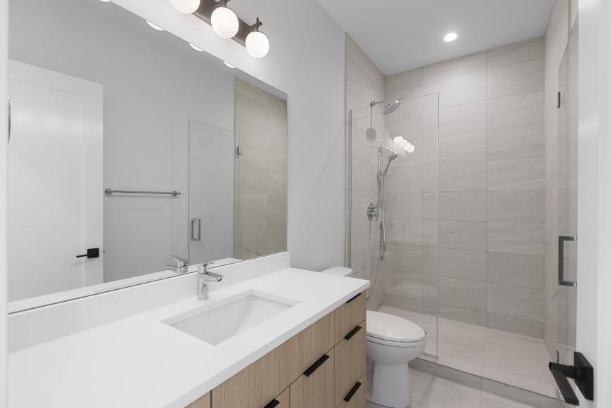 Apartment for rent at 904 W Dakin St #202, Chicago, IL 60613