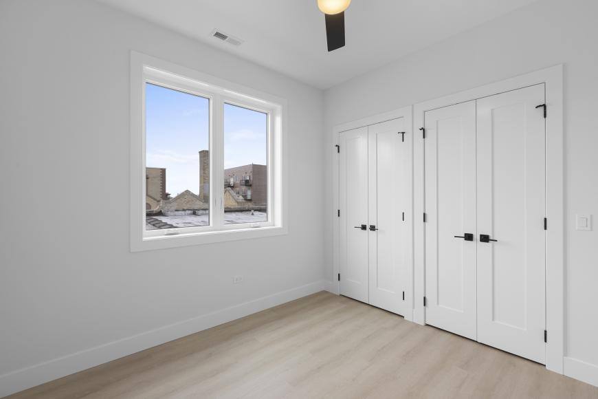 Apartment for rent at 904 W Dakin St #202, Chicago, IL 60613