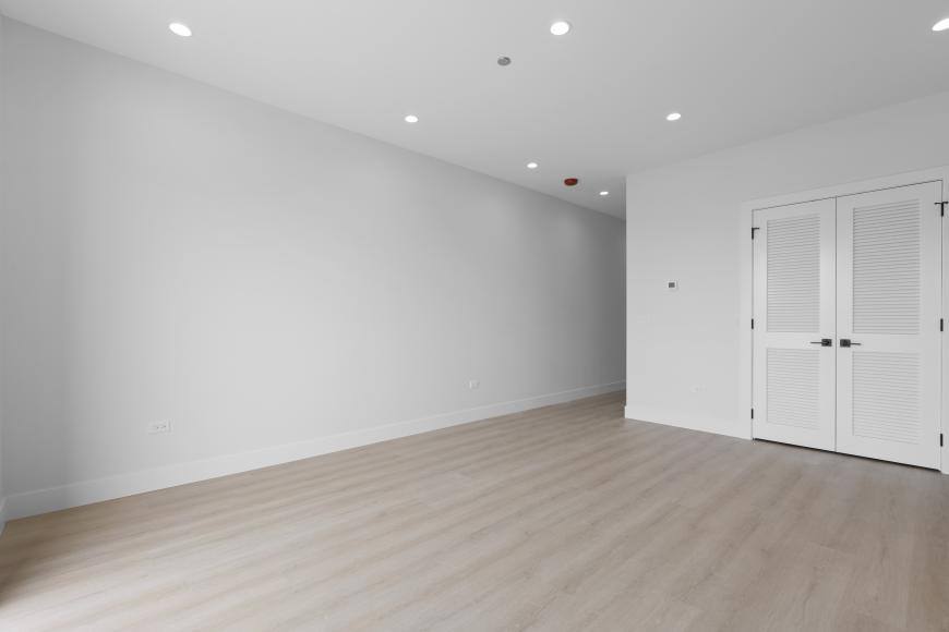 Apartment for rent at 904 W Dakin St #202, Chicago, IL 60613