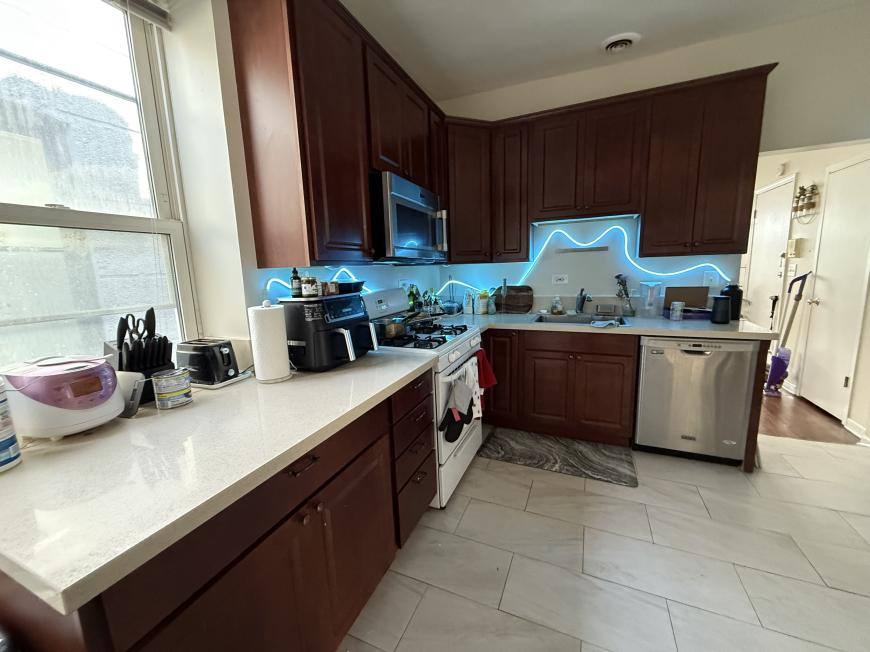 Apartment for rent at 2246 W Armitage #3F, Chicago, IL 60647