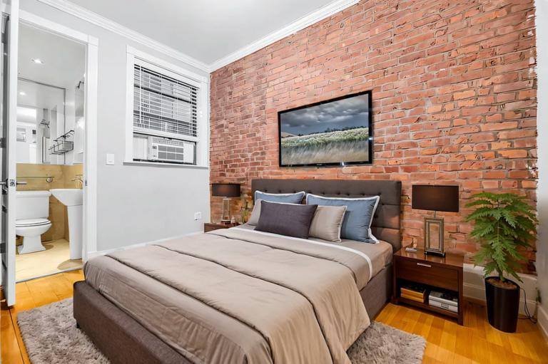 Apartment for rent at 303 Mercer St #512, New York, NY 10003