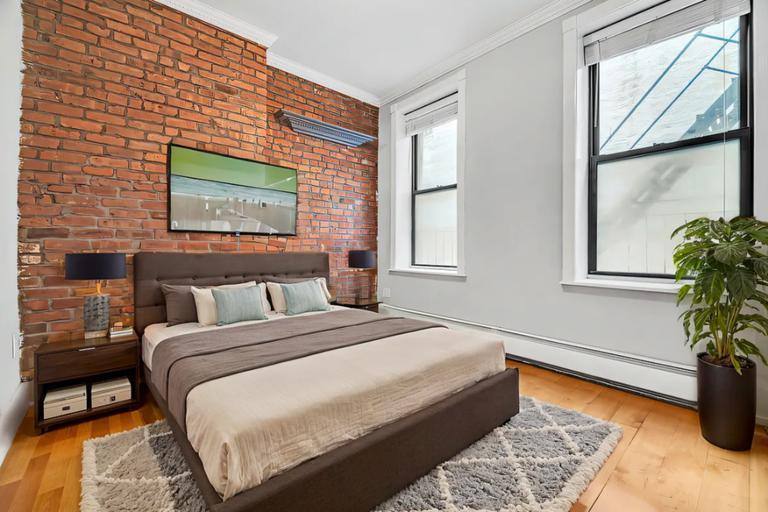 Apartment for rent at 303 Mercer St #512, New York, NY 10003