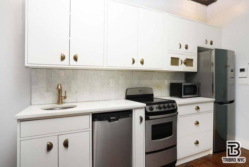 Apartment for rent at 489 Washington St #2E, New York, NY 10014