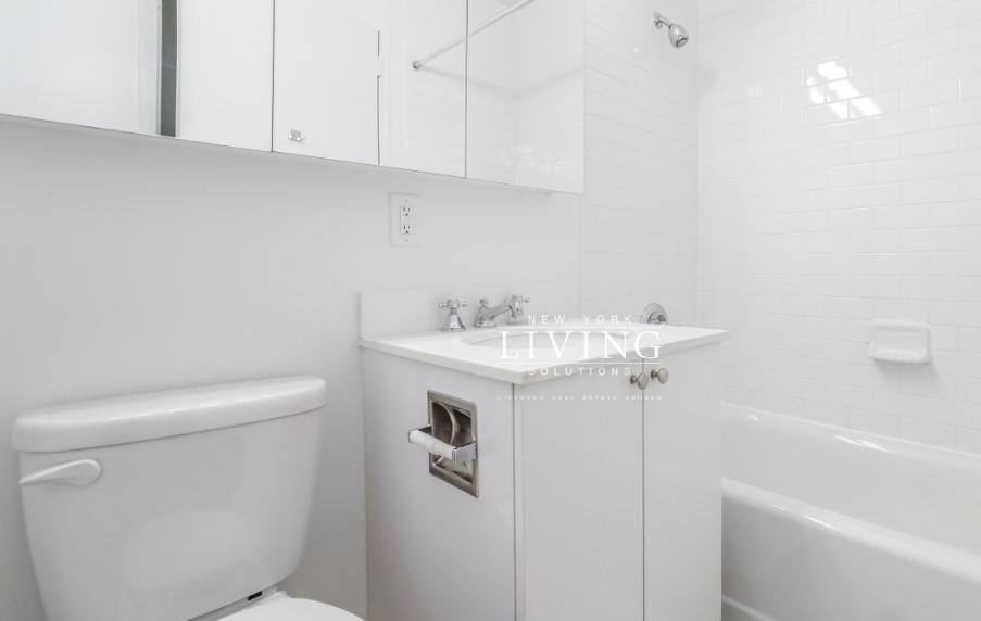 Apartment for rent at 45 Wall St #286KK, New York, NY 10005
