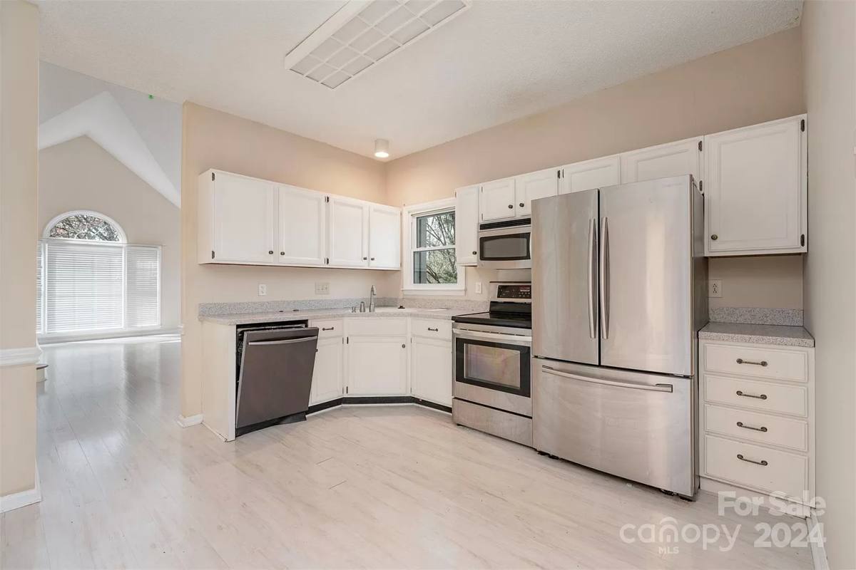 House for rent at 9423 Fairmead Dr, Charlotte, NC 28269