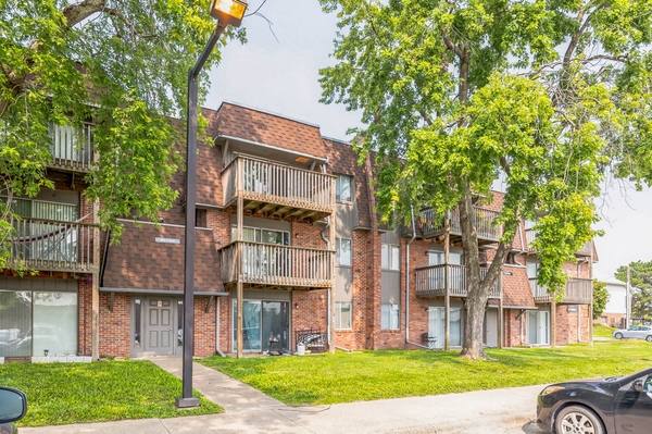 Apartment for rent at The Pines at Q Plaza, 8633 Q Plaza, Omaha, NE 68127