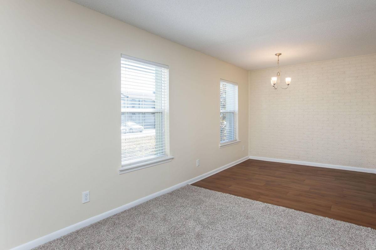 Apartment for rent at Oak Grove Place, 2000 Oak Grove Rd, Hattiesburg, MS 39402