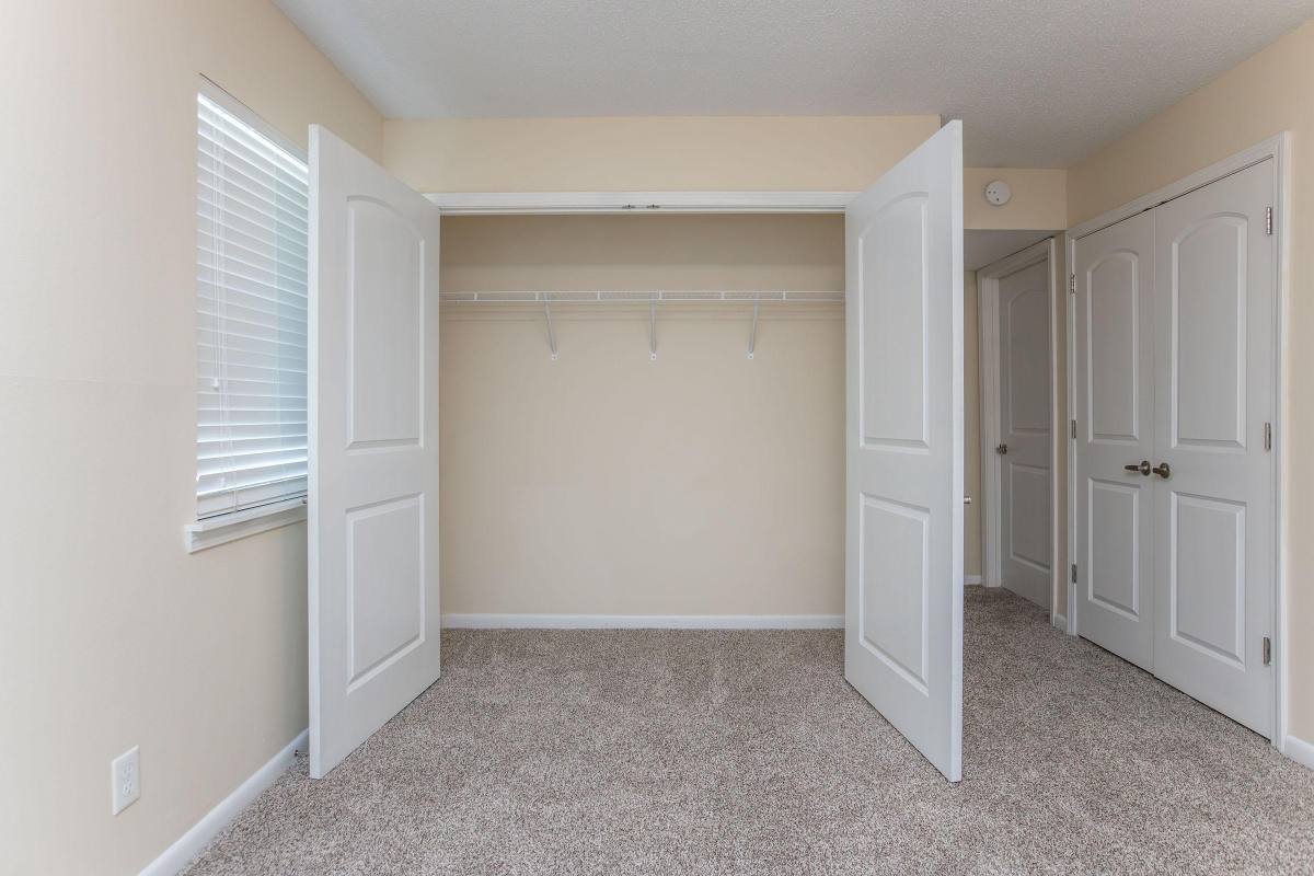 Apartment for rent at Oak Grove Place, 2000 Oak Grove Rd, Hattiesburg, MS 39402