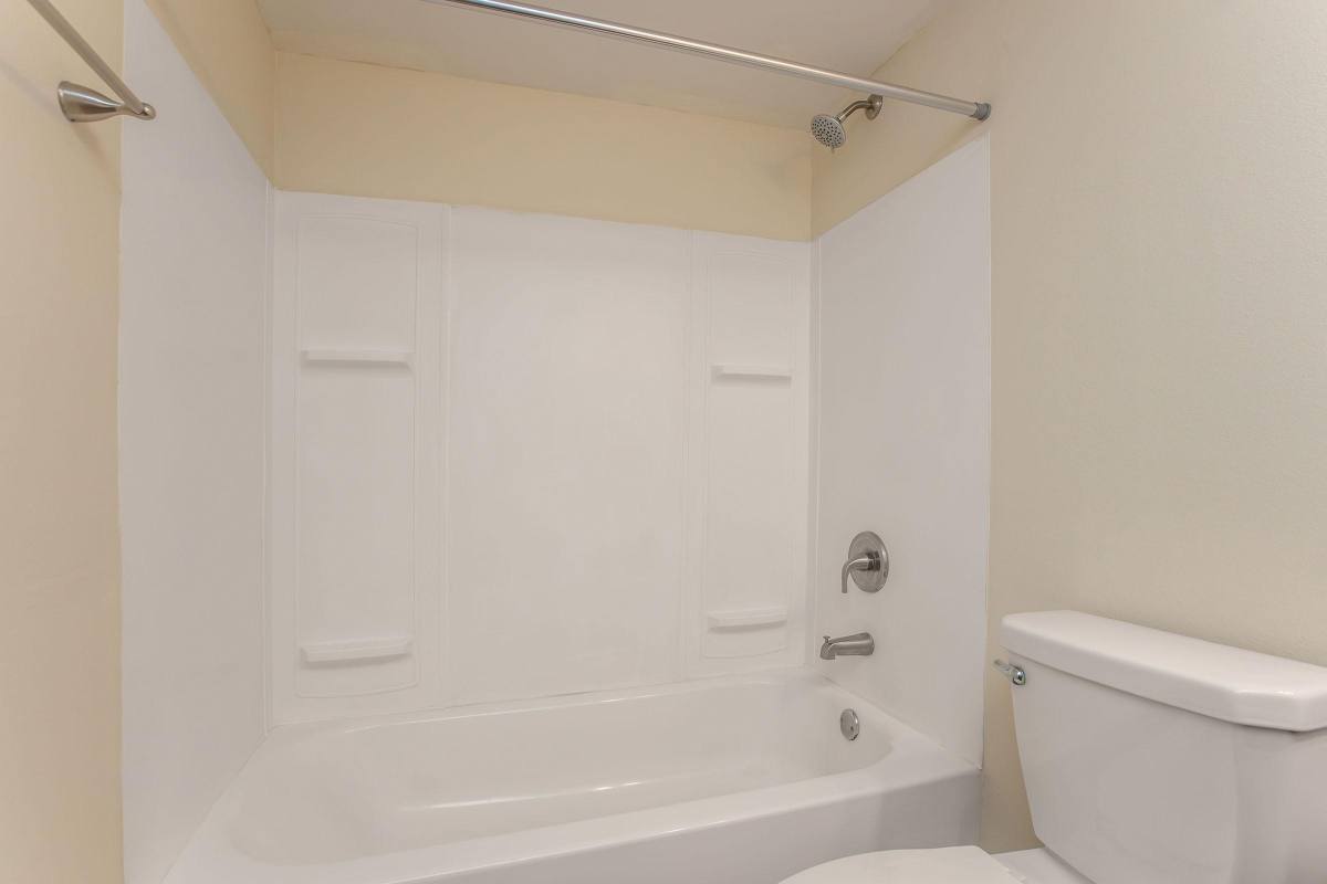 Apartment for rent at Oak Grove Place, 2000 Oak Grove Rd, Hattiesburg, MS 39402